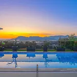 Uzumlu Village 1 Bedroom 빌라 칼칸