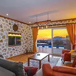 Uzumlu Village 1 Bedroom * Kalkan